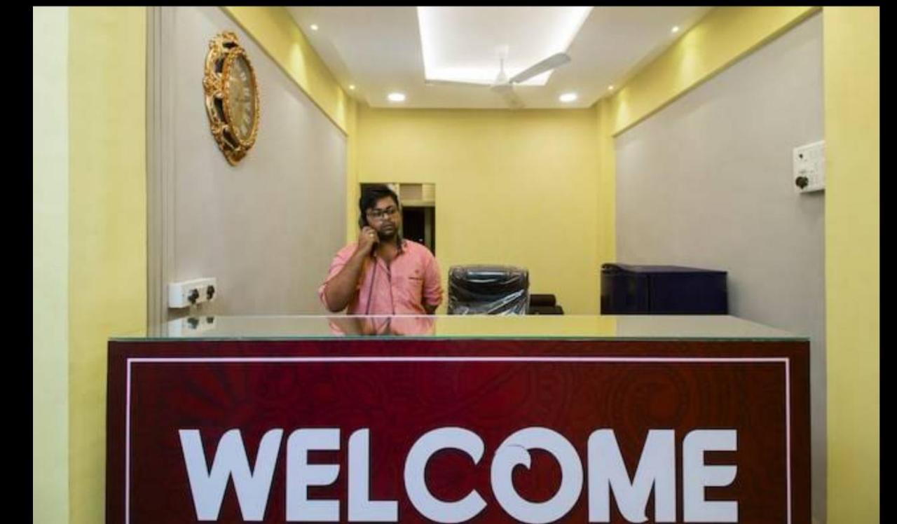 Hotel Swaraj Logde Panvel Kültér fotó