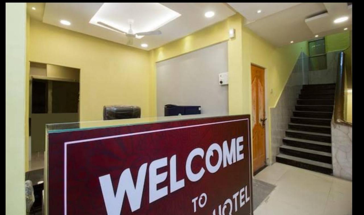 Hotel Swaraj Logde Panvel Kültér fotó