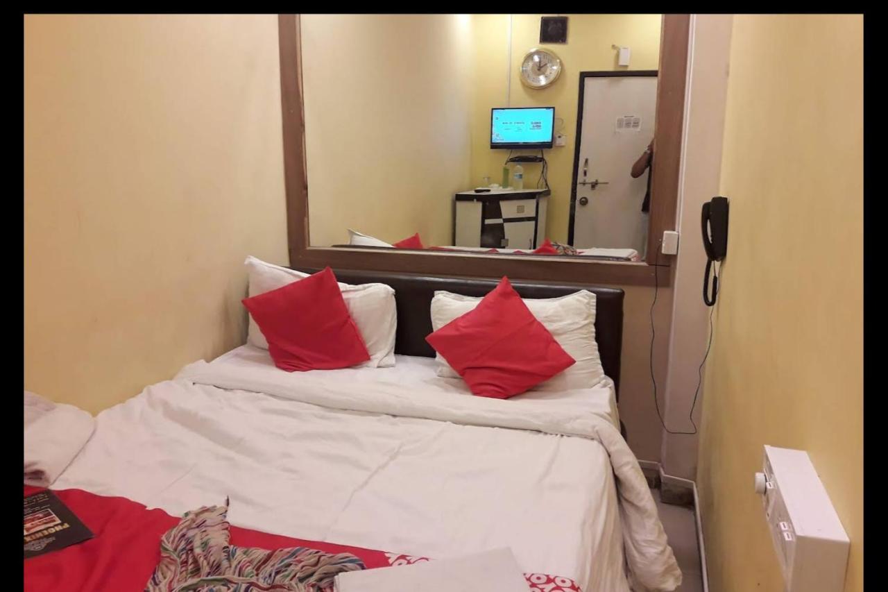 Hotel Swaraj Logde Panvel Kültér fotó